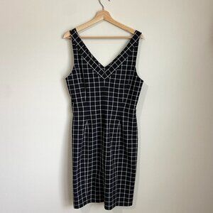 Michael Kors (10) V-Neck Front & Back Black Sheath Dress With White Box Stripe